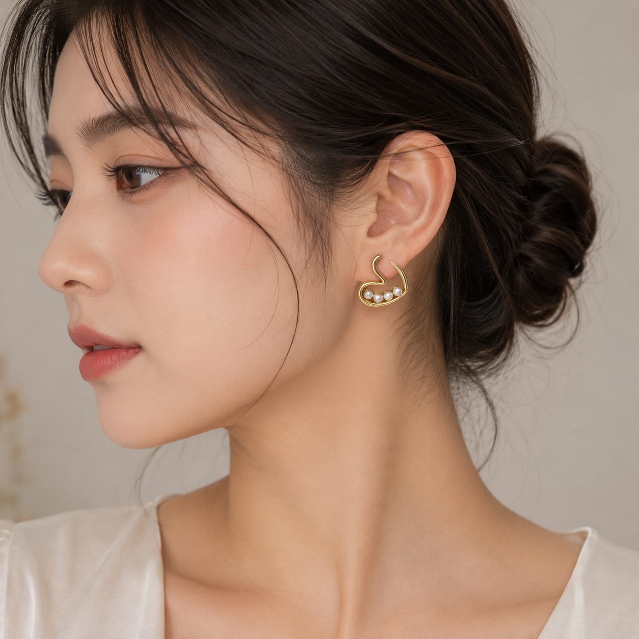 Pearl Swan Korean Stud Earrings for Women | Gold Plated Minimal Aesthetic Earrings